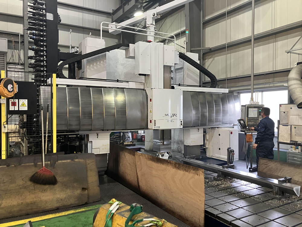 三菱重工 門形五面加工機 MVR30EX