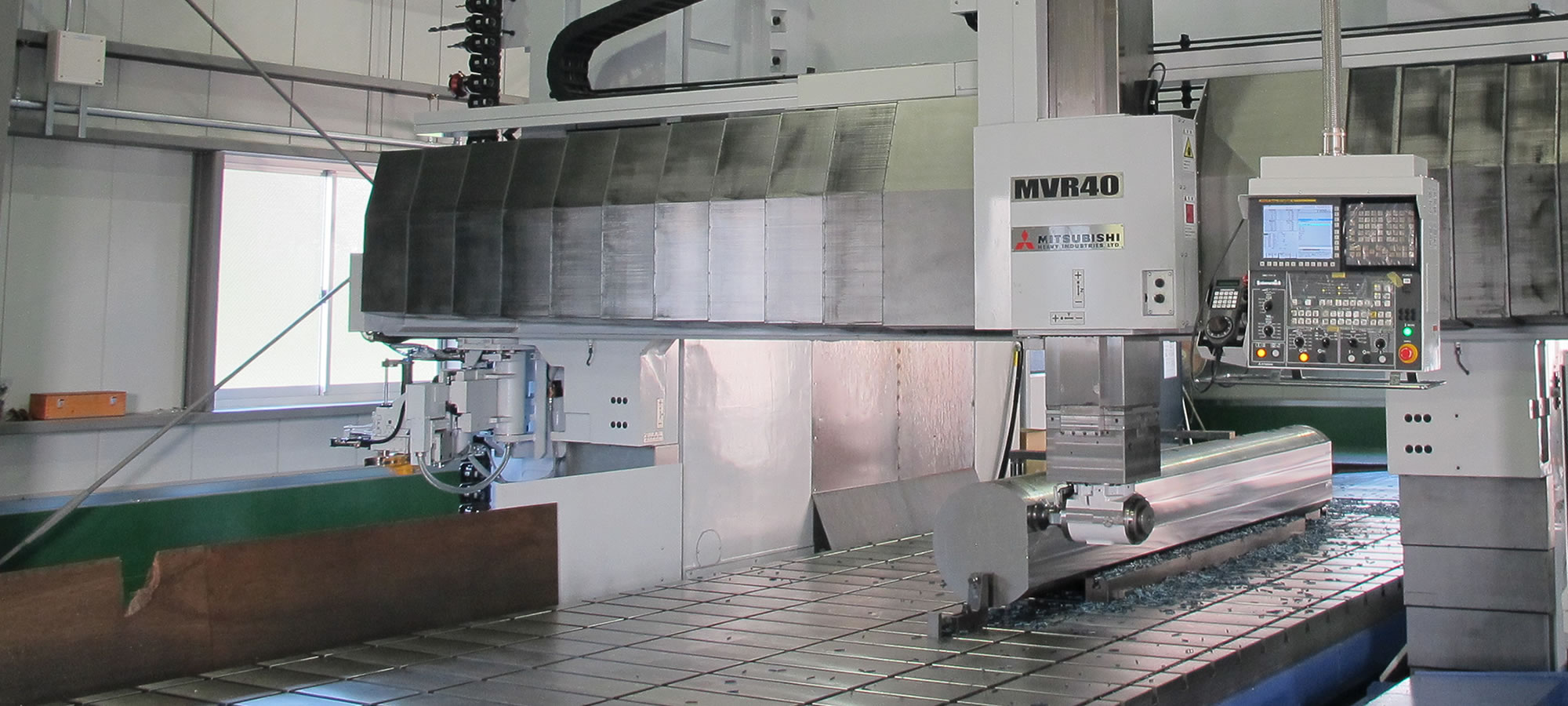 NC機械加工、門形五面加工、一点ものの試作加工品から量産ものまで迅速に対応します。