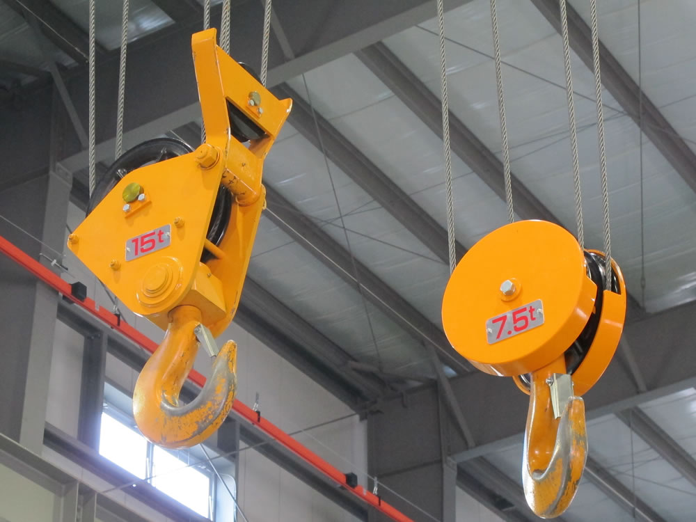 天井クレーン 15t